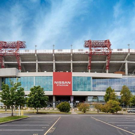 Super 8 By Wyndham Nashville Downtown Exterior photo