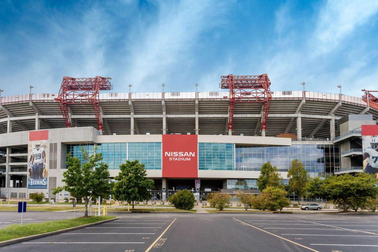 Super 8 By Wyndham Nashville Downtown Exterior photo